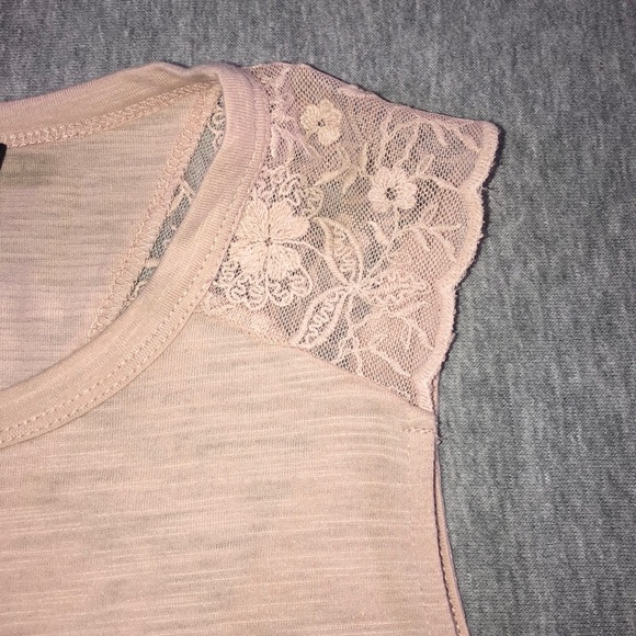 ~NWOT~ Doe & Rae Pink Lace Sleeveless Top - Picture 3 of 6